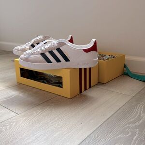 Perfect Condition Authentic Adidas x Gucci Sneaker men size 10
